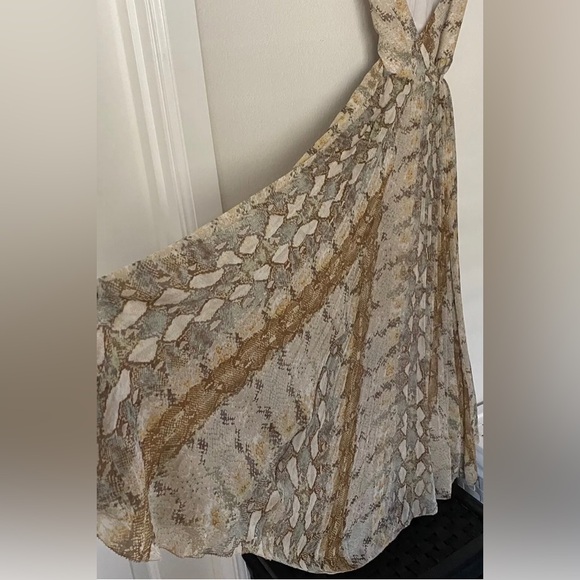Aritzia Wilfred Beaune Pleated Dress Snakeskin Print - Picture 9 of 11